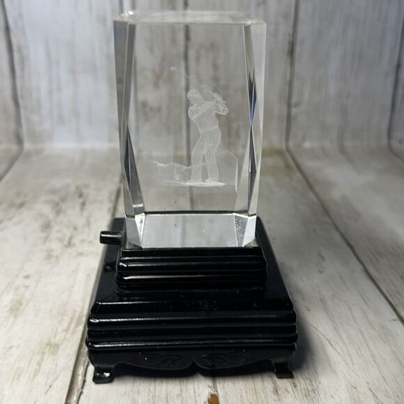 Vintage Laser Cut Lighted Paperweight Art Glass Golfer Clear Glass Lighted Base - Picture 4 of 8